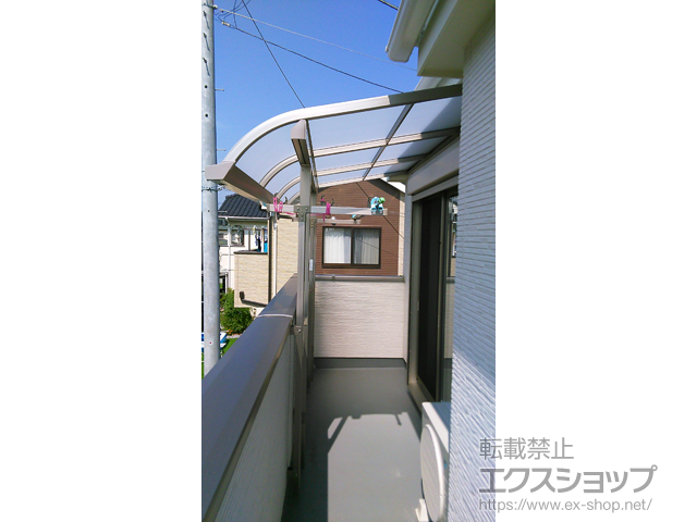 栃木県宇都宮市のLIXIL リクシル（トステム）のバルコニー・ベランダ屋根 ライザーテラスII R型 屋根タイプ 単体 積雪〜20cm対応 施工例