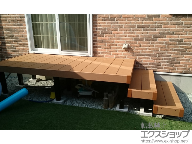 宮城県名取市ののウッドデッキ リウッドデッキ 200+段床セット(片側面タイプ) 施工例