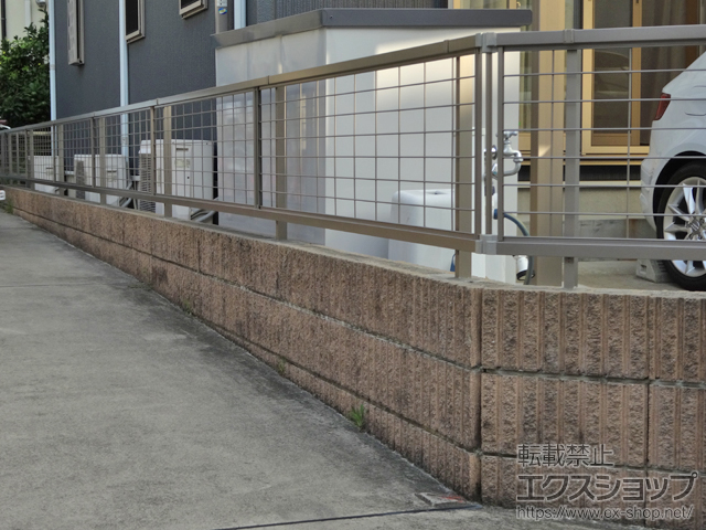 神奈川県茅ヶ崎市ののフェンス・柵 ニュータウンリード 3型 フリー支柱 施工例