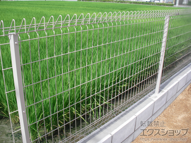 兵庫県姫路市ののフェンス・柵 メッシュフェンス G10-R 自由柱式 施工例