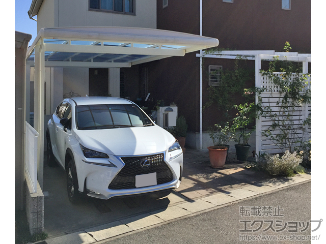 兵庫県神戸市ののカーポート フーゴAプラス (アーチスタイル) 木調色 積雪〜20cm対応 施工例