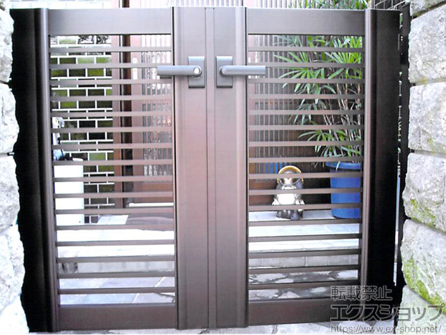 大阪府泉大津市のの門扉 エクスライン門扉12型 両開き 門柱使用 施工例