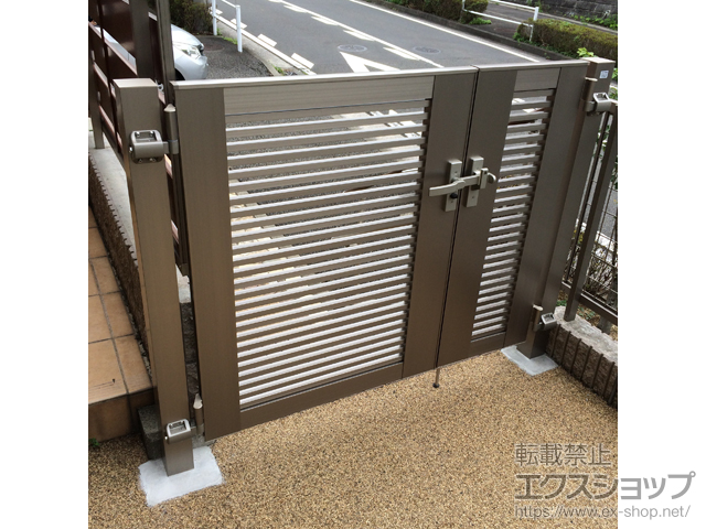 神奈川県横浜市のの門扉 ライシス門扉 1型 細横桟 両開き親子 柱使用 施工例