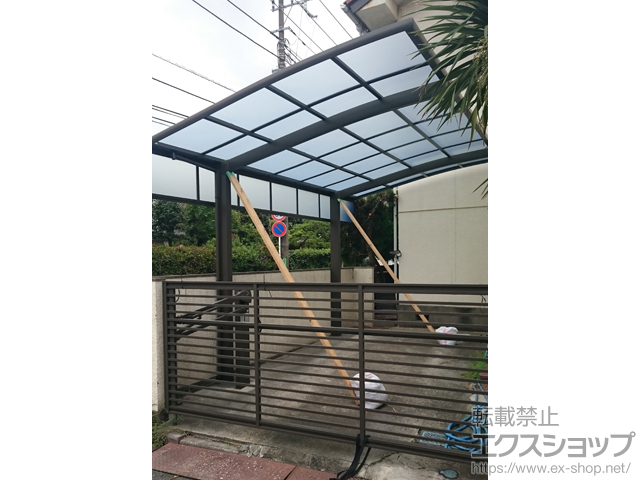 神奈川県川崎市ののカーポート ネスカR (ラウンドスタイル) 積雪〜20cm対応＋サイドパネル 施工例