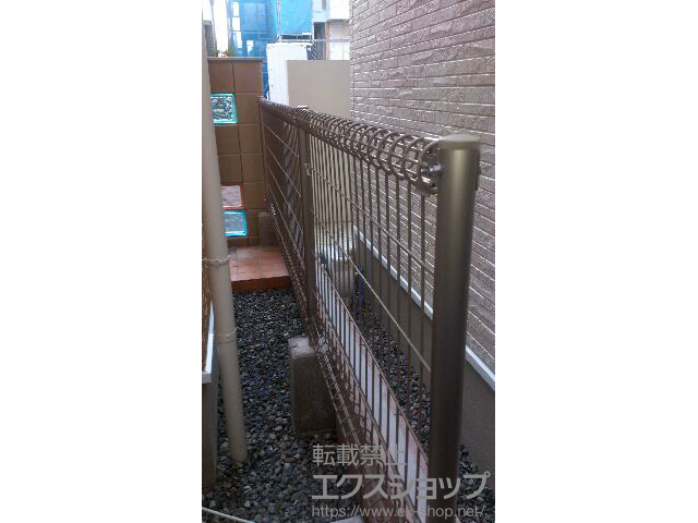 大阪府摂津市ののフェンス・柵 ハイグリッドフェンスN1型 間仕切り施工 施工例