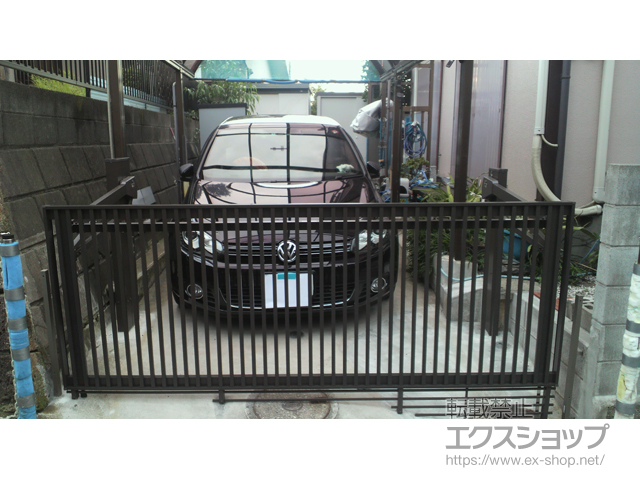 神奈川県横浜市ののカーゲート オーバードアS2型 電動式＋リモコン送信器 PD-C3型(追加用) 施工例