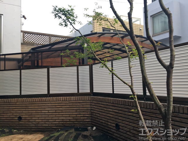 東京都大田区ののフェンス・柵 カムフィX 9SN型 採光ルーバー 間仕切り支柱タイプ 施工例