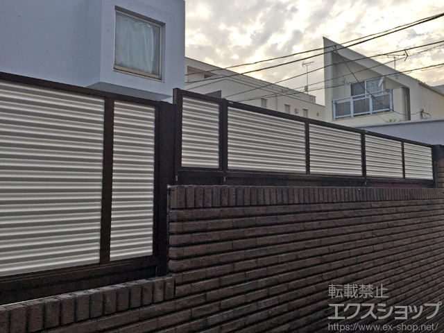 東京都大田区ののフェンス・柵 カムフィX 9SN型 採光ルーバー 間仕切り支柱タイプ 施工例