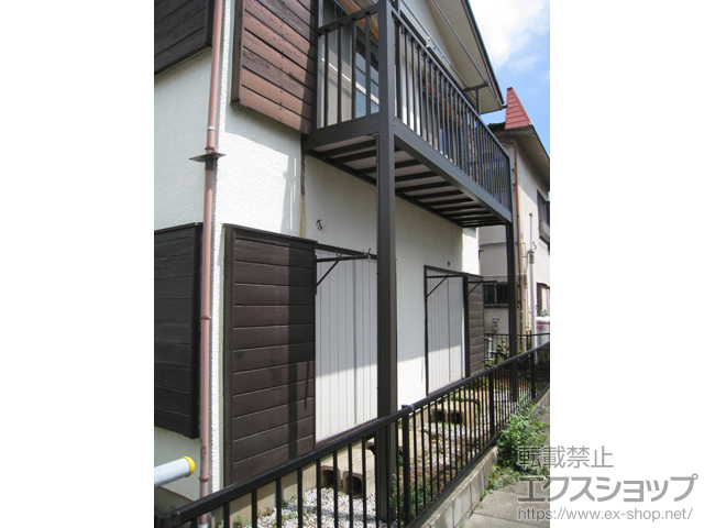 千葉県松戸市のLIXIL リクシル（トステム）のバルコニー ビューステージHスタイル 縦太格子 単体 柱建て式 施工例