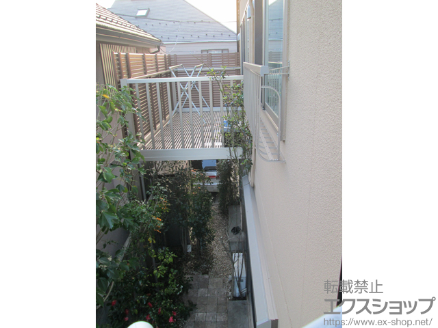 東京都三鷹市のLIXIL リクシル（トステム）のバルコニー ビューステージHスタイル 単体 柱建て式 施工例