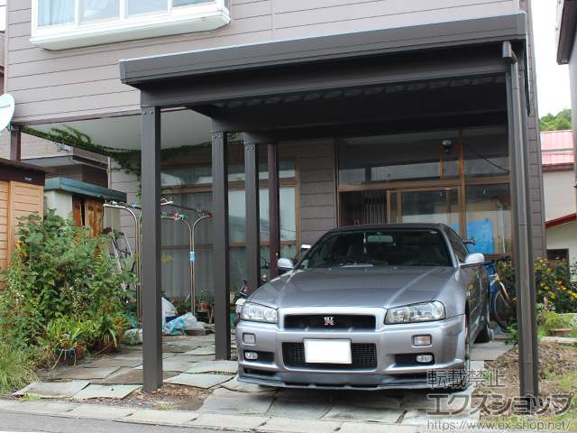 北海道小樽市のLIXIL リクシル（トステム）のカーポート テリオスポートIII 4500 角柱6本仕様 積雪〜150cm対応 施工例