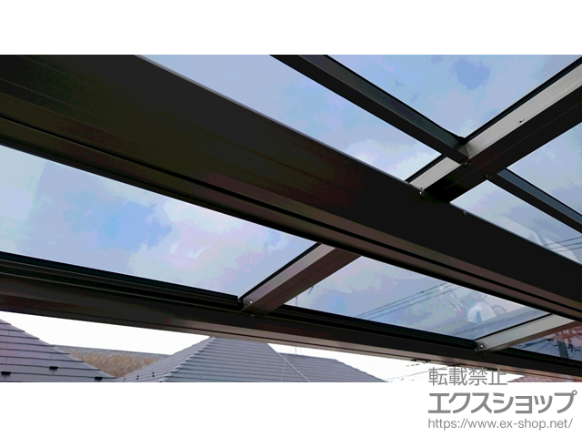 東京都小平市のLIXIL リクシル（トステム）のバルコニー・ベランダ屋根 ライザーテラスII F型 屋根タイプ 連棟 積雪〜20cm対応 施工例