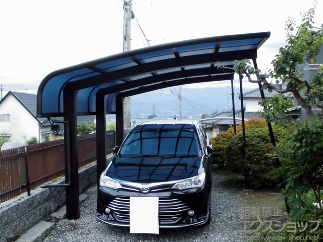 長野県飯田市ののカーポート レイナキャップポートグラン50　積雪〜50cm対応＋着脱式サポート 標準・ハイルーフ兼用 3本入り×1セット 施工例