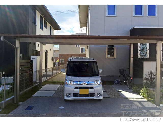 三重県ののカーポート フーゴFプラス (フラットスタイル) ワイド 木調色 積雪〜20cm対応 施工例