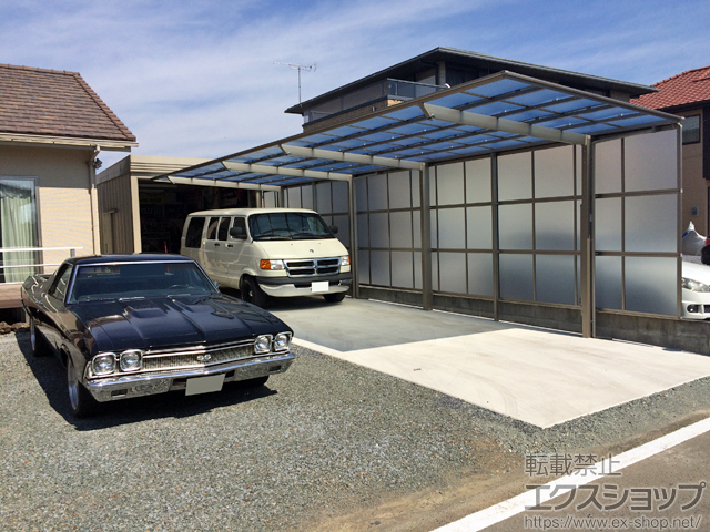 群馬県太田市ののカーポート フーゴF (フラットスタイル) 縦連棟 耐雪風圧強化パッケージ 積雪〜30cm対応＋サイドパネル 施工例