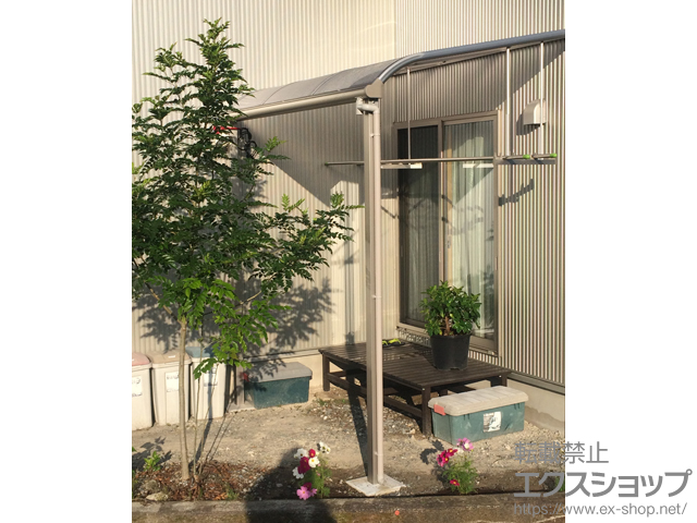 鹿児島県鹿児島市ののテラス屋根 プレシオステラス R型 テラスタイプ 単体 積雪〜20cm対応＋吊り下げ物干し 施工例