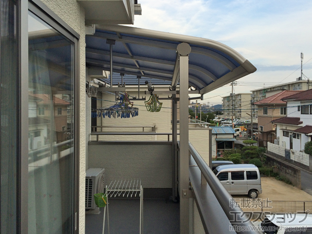岡山県倉敷市ののバルコニー・ベランダ屋根 プレシオステラス R型 屋根タイプ 単体 積雪〜20cm対応＋吊り下げ式物干し 施工例
