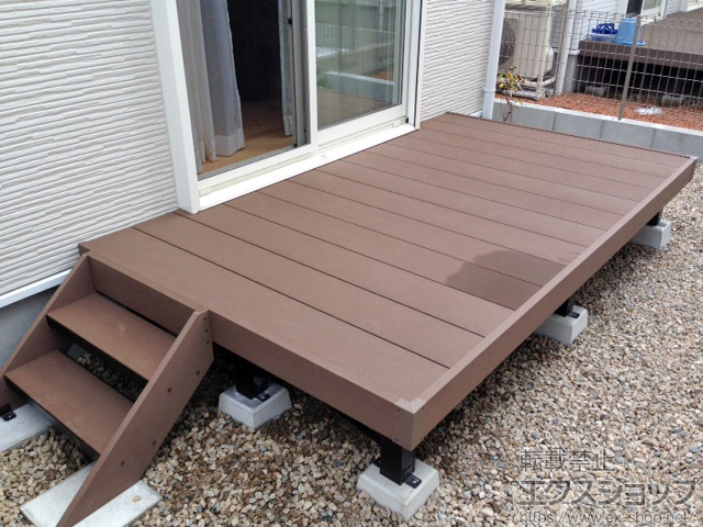 福岡県福岡市ののウッドデッキ マージウッドデッキ＋マージウッドデッキ用ステップＳタイプ(2段) 施工例