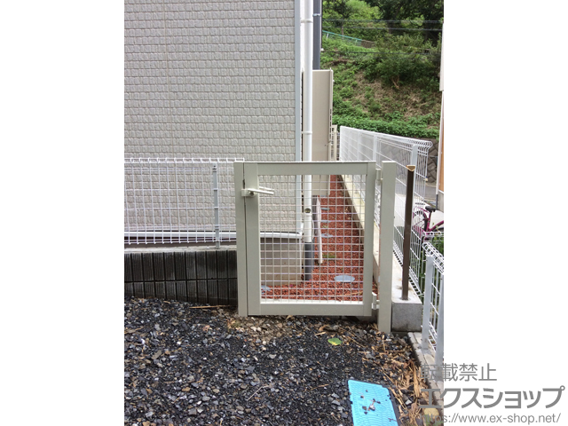 神奈川県逗子市のの門扉 アルメッシュ門扉 片開き 柱使用 施工例