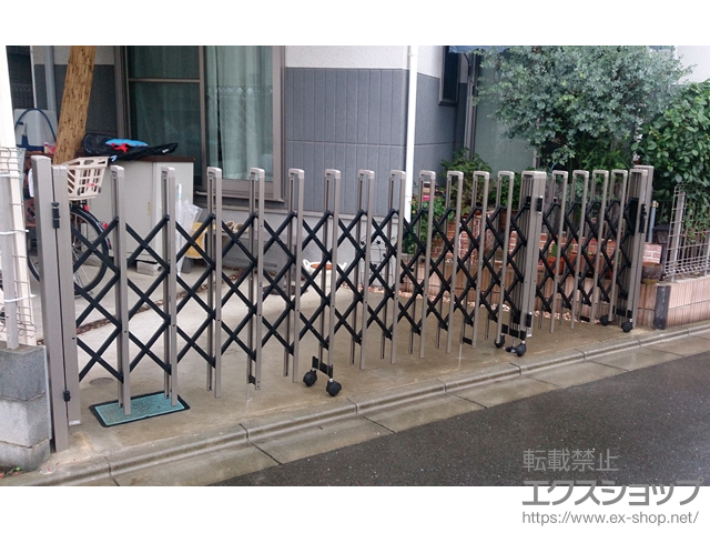 埼玉県川越市ののカーゲート トリップゲート RC型 ノンレール 片開き親子 42DO（12S+30T） 施工例