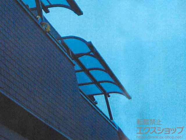 千葉県柏市のLIXIL リクシル（トステム）のバルコニー・ベランダ屋根 ライザーテラスII R型 屋根タイプ 単体 積雪〜20cm対応 施工例
