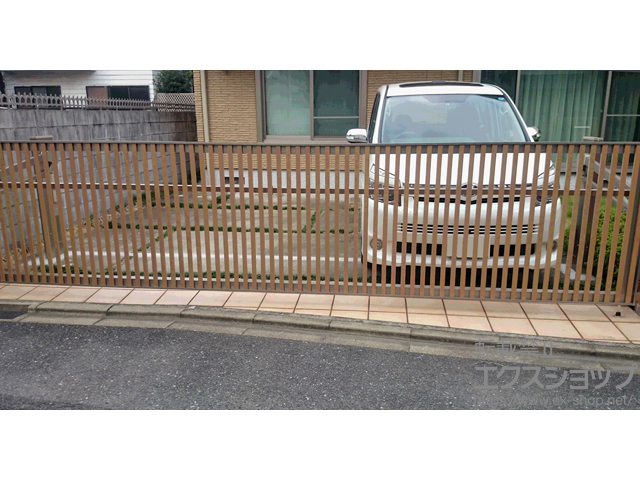 東京都世田谷区ののカーゲート ワイドオーバードアS4型 マテリアルカラー 電動式 施工例