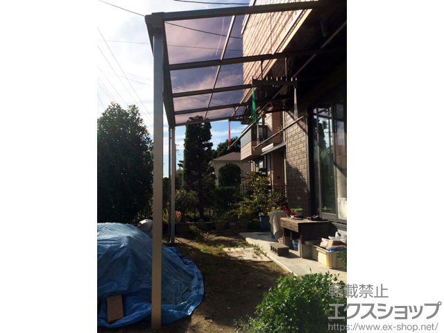 福島県福島県郡山市のLIXIL リクシル（トステム）のテラス屋根 ライザーテラスII F型 テラスタイプ 単体 積雪〜20cm対応 施工例