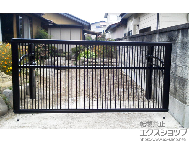 栃木県那須塩原市ののカーゲート ルシアスアップゲート 2型 たて格子 電動 施工例