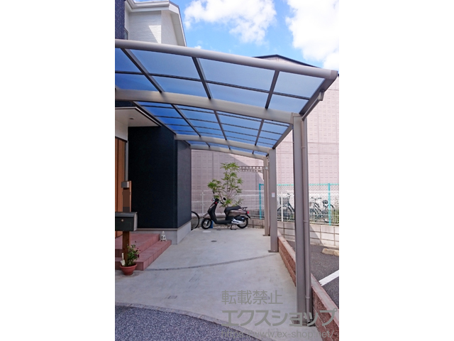 大阪府羽曳野市ののカーポート ネスカR (ラウンドスタイル) 延長 積雪〜20cm対応＋ 物干しセット ロング2本入×1セット 施工例