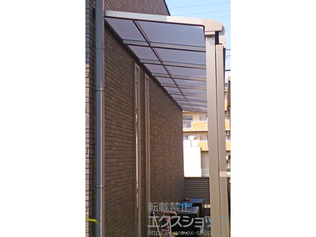 福岡県筑紫野市のLIXIL リクシル（トステム）のテラス屋根 ライザーテラスII F型 テラスタイプ 連棟 積雪〜20cm対応＋前面スクリーン2段 施工例