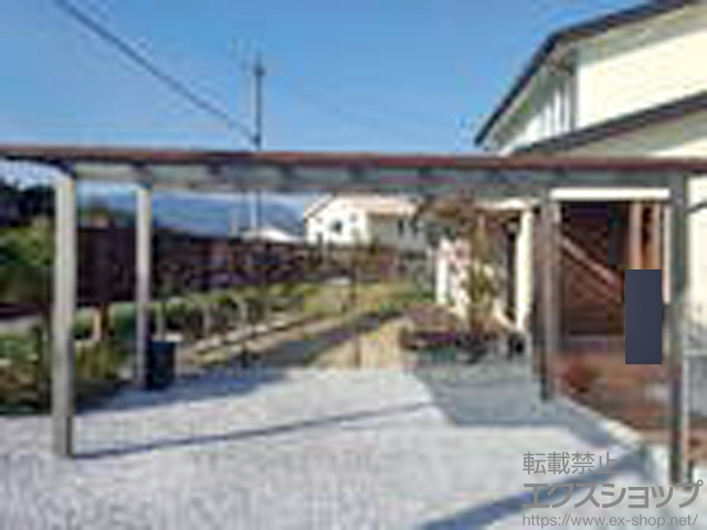 福岡県飯塚市ののカーポート フーゴFプラス (フラットスタイル) ワイド 木調色 積雪〜20cm対応＋柱ガード 1本入り 施工例