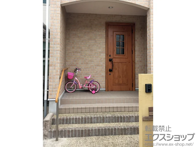 岐阜県多治見市のLIXIL リクシル(新日軽)の屋外手すり・転落防止柵 歩行者用補助手すり UD手すり 上部笠木1段仕様 施工例