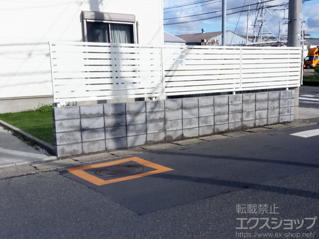 神奈川県高座郡寒川町ののフェンス・柵 エクスラインフェンス23型 横半目隠し 自由柱仕様 施工例