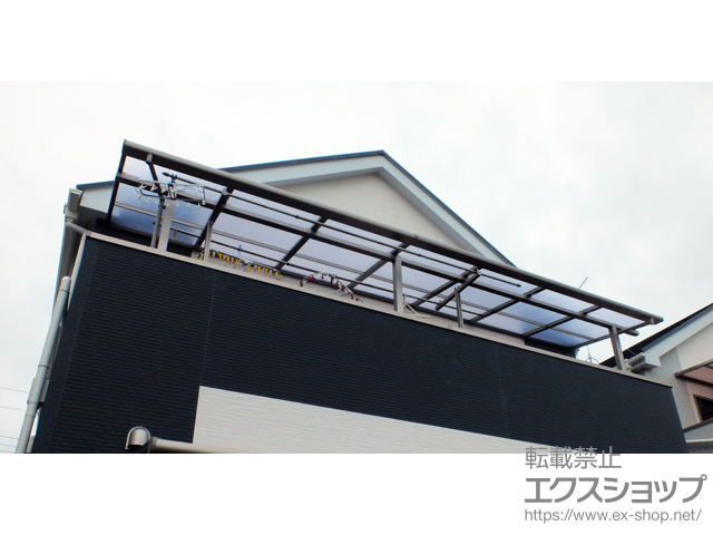 神奈川県小田原市のLIXIL リクシル（トステム）のバルコニー・ベランダ屋根 ライザーテラスII F型 屋根タイプ 連棟 積雪〜20cm対応 施工例