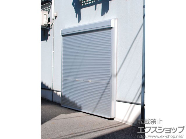 東京都墨田区のLIXIL リクシル（トステム）のガレージシャッター ガレージシャッタークワトロ 手動式 外部付タイプ 施工例