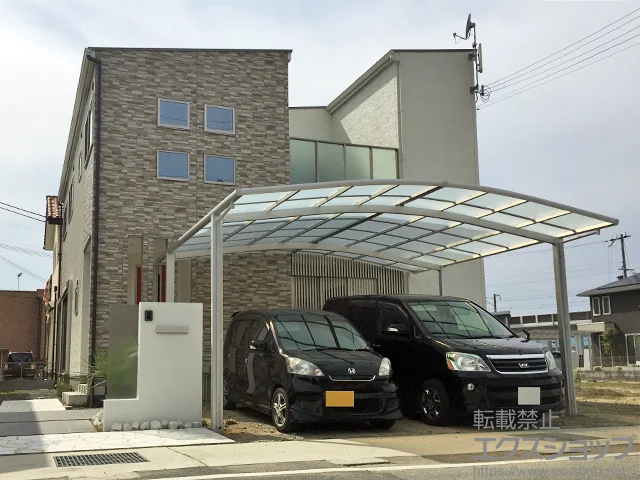 兵庫県たつの市のLIXIL(リクシル)のカーポート ネスカR (ラウンドスタイル) ワイド 積雪～20cm対応 施工例