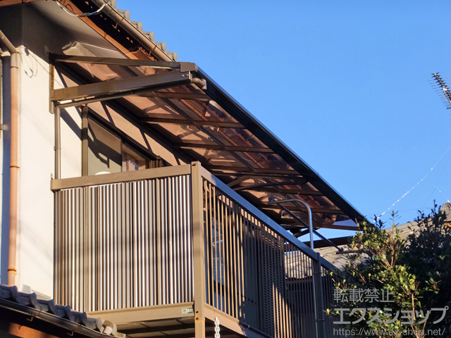 埼玉県比企郡小川町のLIXIL リクシル（トステム）のバルコニー・ベランダ屋根 ライザーテラスII F型 ルーフタイプ 連棟 積雪〜20cm対応 施工例