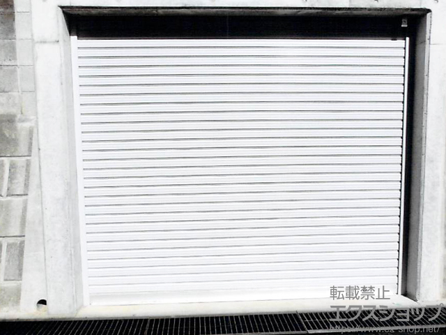 東京都八王子市ののガレージシャッター プラテアII スチールタイプ 電動式 施工例