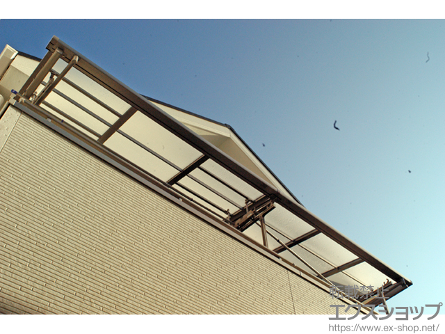 埼玉県さいたま市のの窓シャッター、面格子・窓格子、カーポート、バルコニー・ベランダ屋根 スピーネ F型 ルーフタイプ 連棟 積雪〜20cm対応＋シャイングレー 施工例