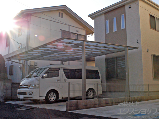 埼玉県さいたま市ののカーポート フーゴF (フラットスタイル) ワイド 積雪〜20cm対応 施工例