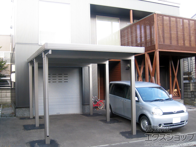 北海道札幌市のLIXIL リクシル（トステム）のカーポート テリオスポートIII 4500 1台用 角柱6本仕様 積雪〜150cm対応 施工例