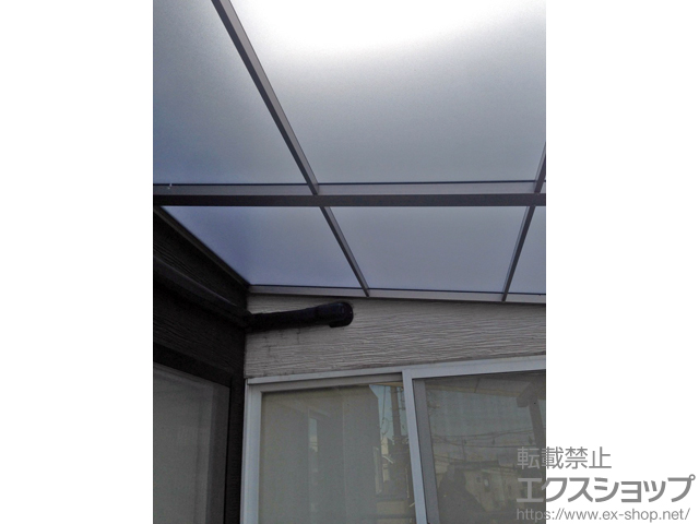 大阪府和泉市ののバルコニー・ベランダ屋根 スピーネ F型 屋根タイプ 単体 積雪〜20cm対応＋吊り下げ物干しAセット 標準2本入り×1セット 施工例