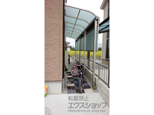 香川県高松市ののテラス屋根 ヴェクターテラス R型 テラスタイプ 連棟 積雪〜20cm対応＋前面パネル1段 600N・柱標準用 施工例