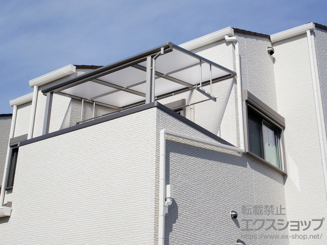 京都府城陽市ののバルコニー・ベランダ屋根 ヴェクターテラス F型 テラスタイプ 単体 積雪〜20cm対応＋吊り下げ式物干し 施工例