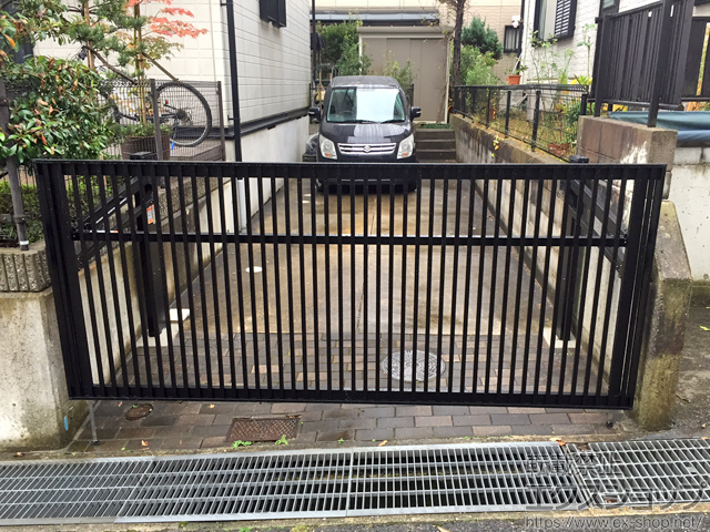兵庫県神戸市ののカーゲート オーバードアS2型 手動式 施工例