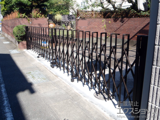 静岡県富士市ののカーゲート トリップゲート RB型 ノンレール 両開き 70W(35S+35M) 施工例