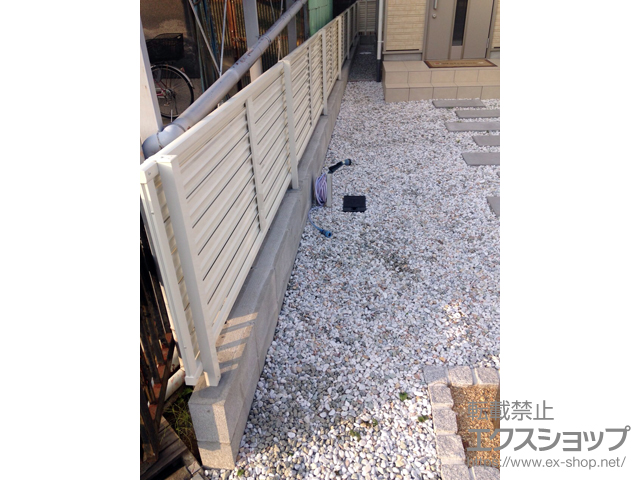 奈良県香芝市ののフェンス・柵 レスティナフェンス5型 ルーバータイプ 自由柱施工 施工例