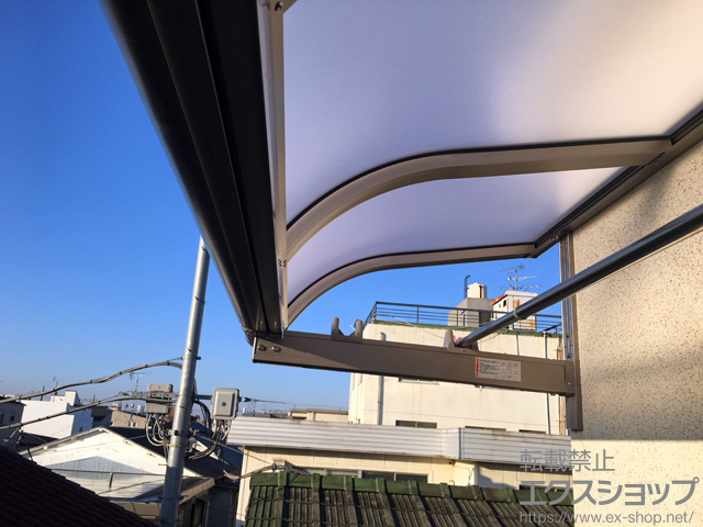 東京都大田区のLIXIL リクシル（トステム）のバルコニー・ベランダ屋根 パワーアルファ RB型 ルーフタイプ 単体 積雪〜30cm対応＋パワーアルファ ルーフ用竿掛け 4個入 施工例