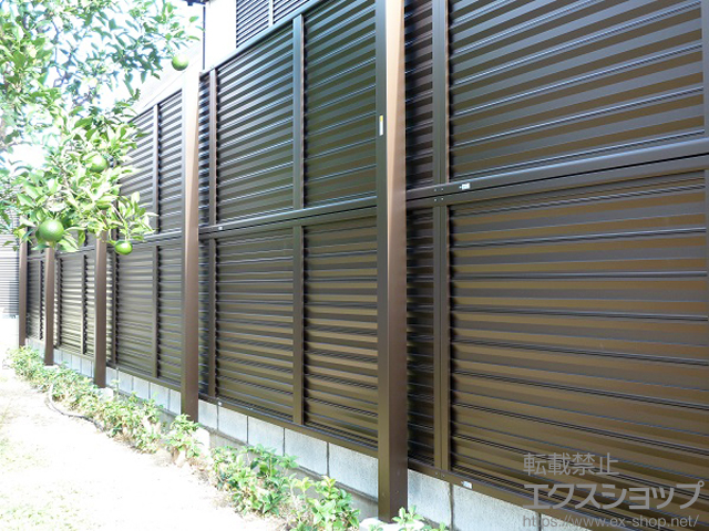 福岡県北九州市ののフェンス・柵 レスティナフェンス5型 自由柱 2段支柱＜自立建て用＞ 施工例