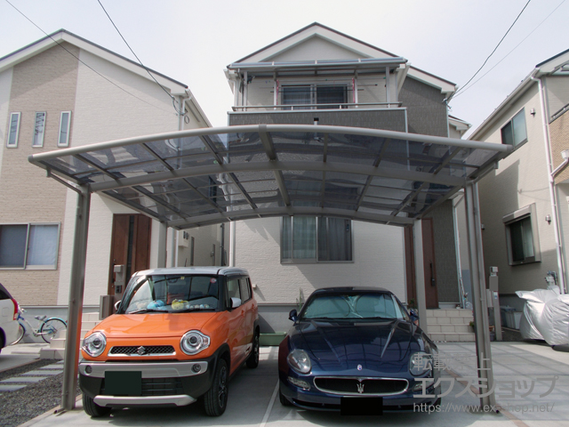 滋賀県大津市ののカーポート ネスカR (ラウンドスタイル) ワイド 積雪〜20cm対応＋物干しセット標準用 2本入り×1セット 施工例